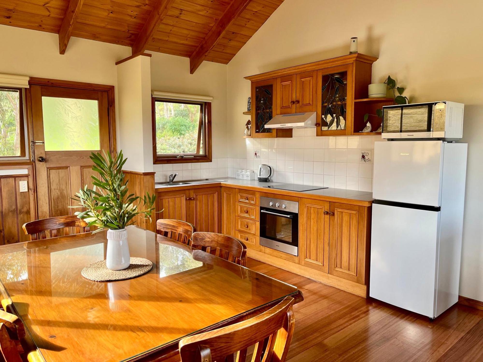 Daysy Hill Country Cottages Port Campbell Exterior photo